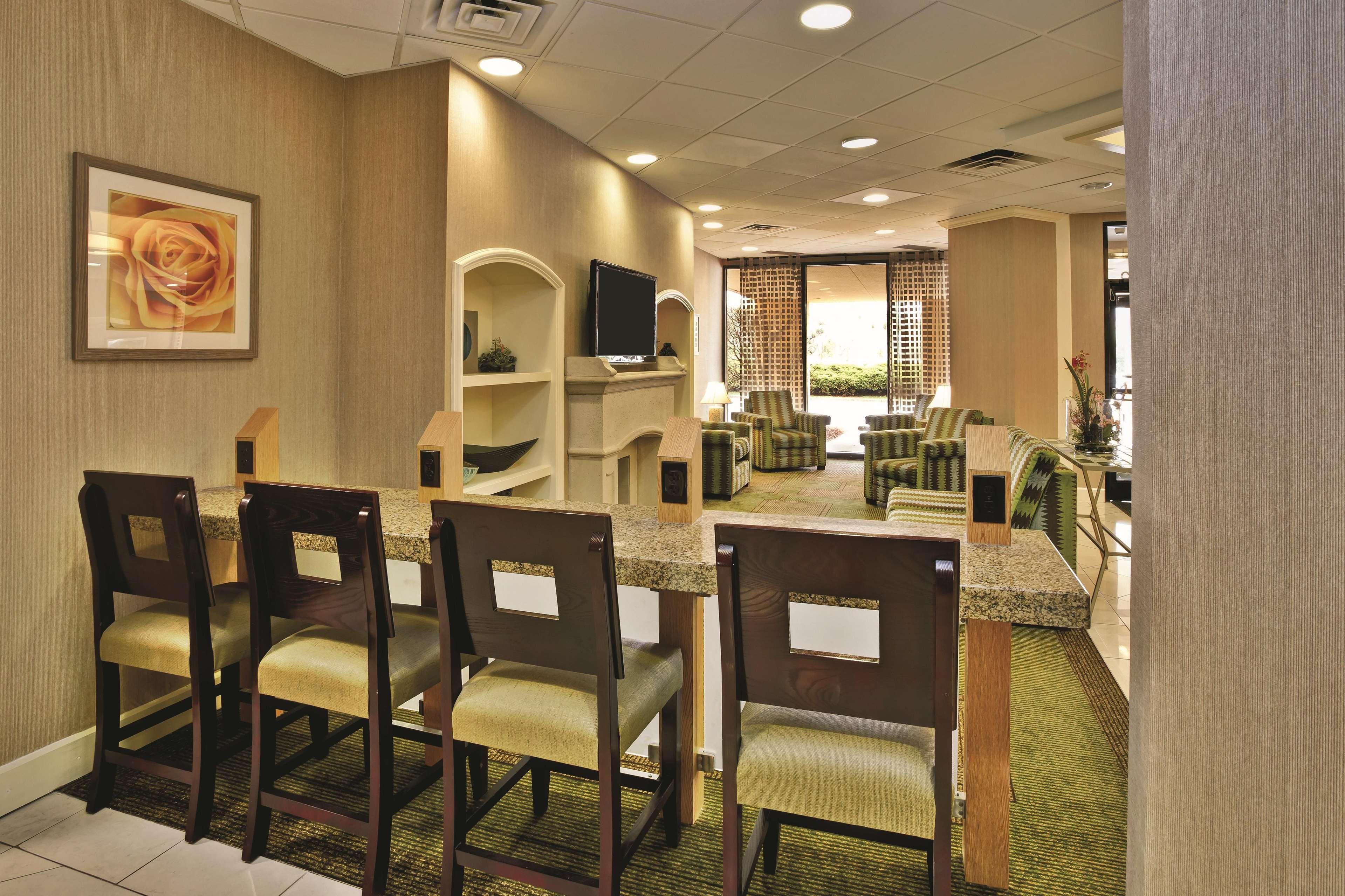 La Quinta Inn & Suites By Wyndham Kingsport Tricities Airport מראה חיצוני תמונה