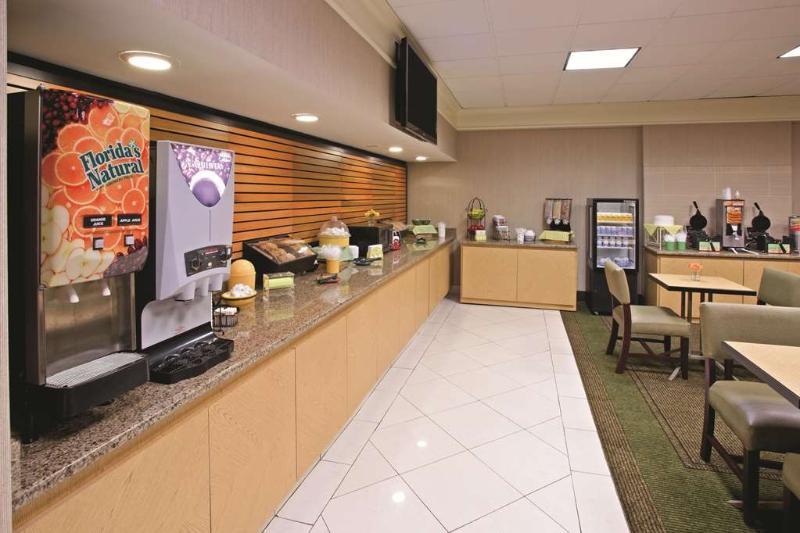 La Quinta Inn & Suites By Wyndham Kingsport Tricities Airport מראה חיצוני תמונה